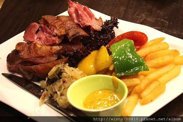 饕客Foodies:台北/內湖 內湖科學園區內,中西合併,紅磚復古混搭現代風挑高餐廳!【Foodies饕客創意台菜】捷運港墘站 饕客Foodies:台北/內湖 內湖科學園區內,中西合併,紅磚復古混搭現代風挑高餐廳!【Foodies饕客創意台菜】捷運港墘站