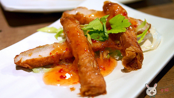 Lacuz 新泰食餐廳(台大公館店):【食記】《Lacuz 新泰食餐廳》泰式單點吃到飽 Lacuz 新泰食餐廳(台大公館店):【食記】《Lacuz 新泰食餐廳》泰式單點吃到飽