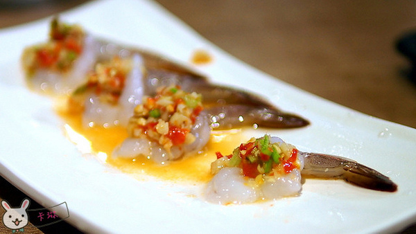 Lacuz 新泰食餐廳(台大公館店):【食記】《Lacuz 新泰食餐廳》泰式單點吃到飽 Lacuz 新泰食餐廳(台大公館店):【食記】《Lacuz 新泰食餐廳》泰式單點吃到飽