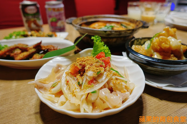[食記] 台北大安-Lacuz 泰食-樂 哭泣的老虎牛肉與蒜香完美結合 鮮蝦粉絲煲絲絲入味 依人數出餐道道經典 台北美食