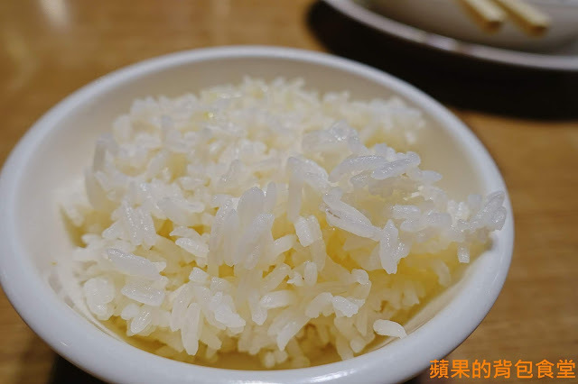 [食記] 台北大安-Lacuz 泰食-樂 哭泣的老虎牛肉與蒜香完美結合 鮮蝦粉絲煲絲絲入味 依人數出餐道道經典 台北美食