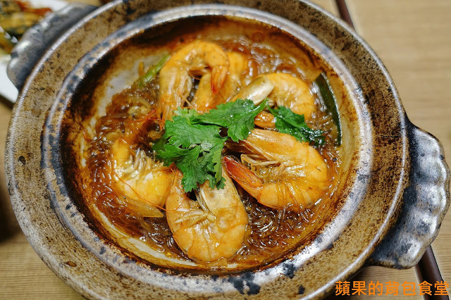 [食記] 台北大安-Lacuz 泰食-樂 哭泣的老虎牛肉與蒜香完美結合 鮮蝦粉絲煲絲絲入味 依人數出餐道道經典 台北美食