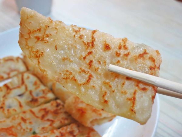 【台南美食】阿公阿婆蛋餅-粉漿做的超人氣排隊手工蛋餅美食