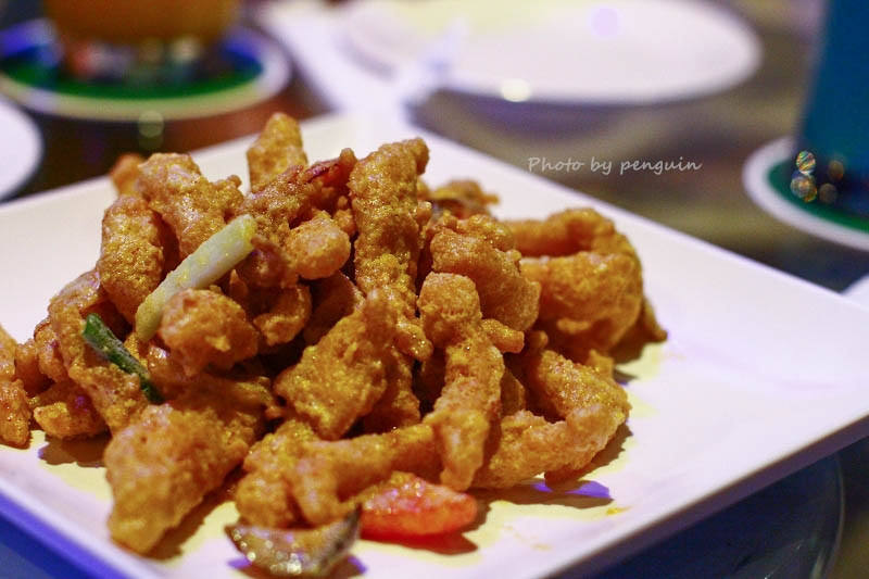 【食在Tainan】隨著樂團的音樂起舞歡樂。來到飛魚音樂餐廳享受現場音樂饗宴