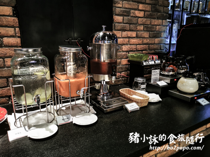 高雄。新興》etage 15平日半自助午餐沙拉吃到飽+高空景觀