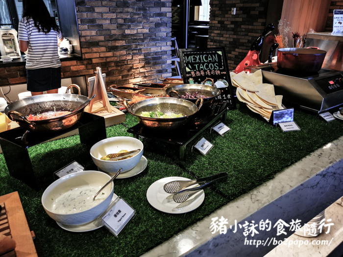 高雄。新興》etage 15平日半自助午餐沙拉吃到飽+高空景觀