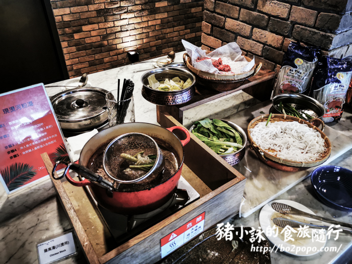 高雄。新興》etage 15平日半自助午餐沙拉吃到飽+高空景觀