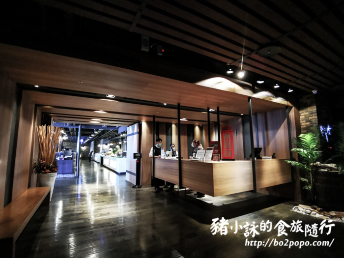 高雄。新興》etage 15平日半自助午餐沙拉吃到飽+高空景觀