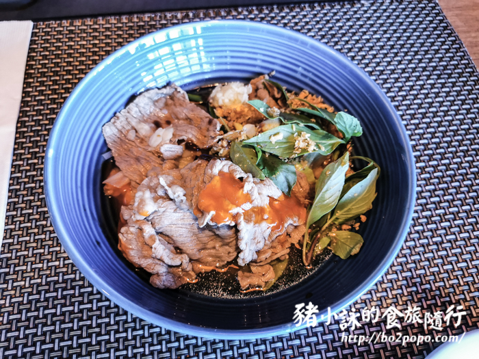 高雄。新興》etage 15平日半自助午餐沙拉吃到飽+高空景觀