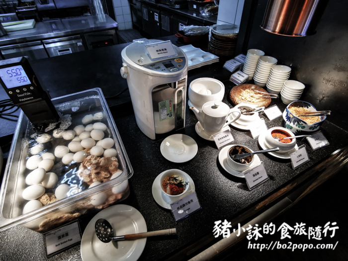 高雄。新興》etage 15平日半自助午餐沙拉吃到飽+高空景觀