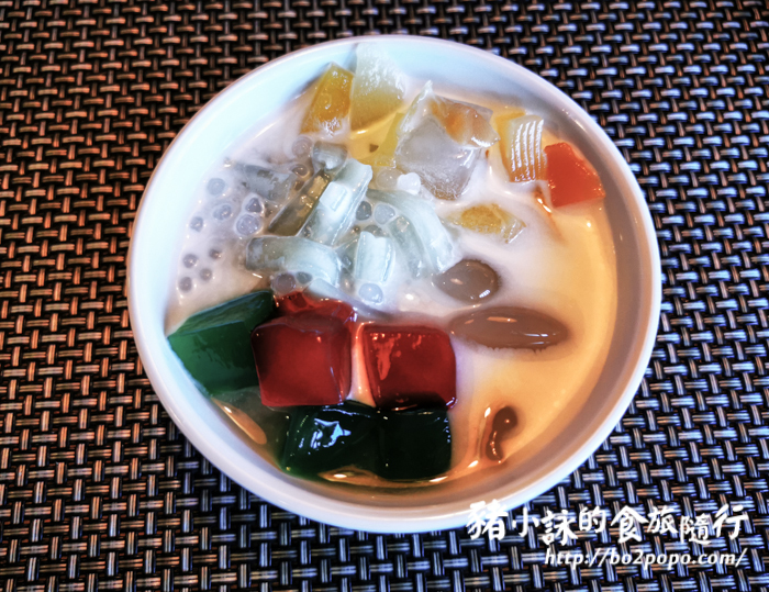 高雄。新興》etage 15平日半自助午餐沙拉吃到飽+高空景觀