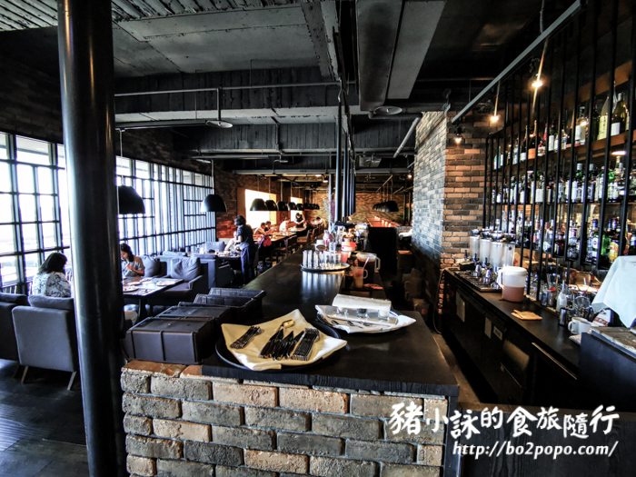 高雄。新興》etage 15平日半自助午餐沙拉吃到飽+高空景觀