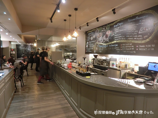 【台北東區美食】《咖啡瑪榭-忠孝店》夢幻甜點融化所有少女心，享受極致風味的法義料理。燉飯、義大利麵、沙拉、甜點、咖啡、茶飲