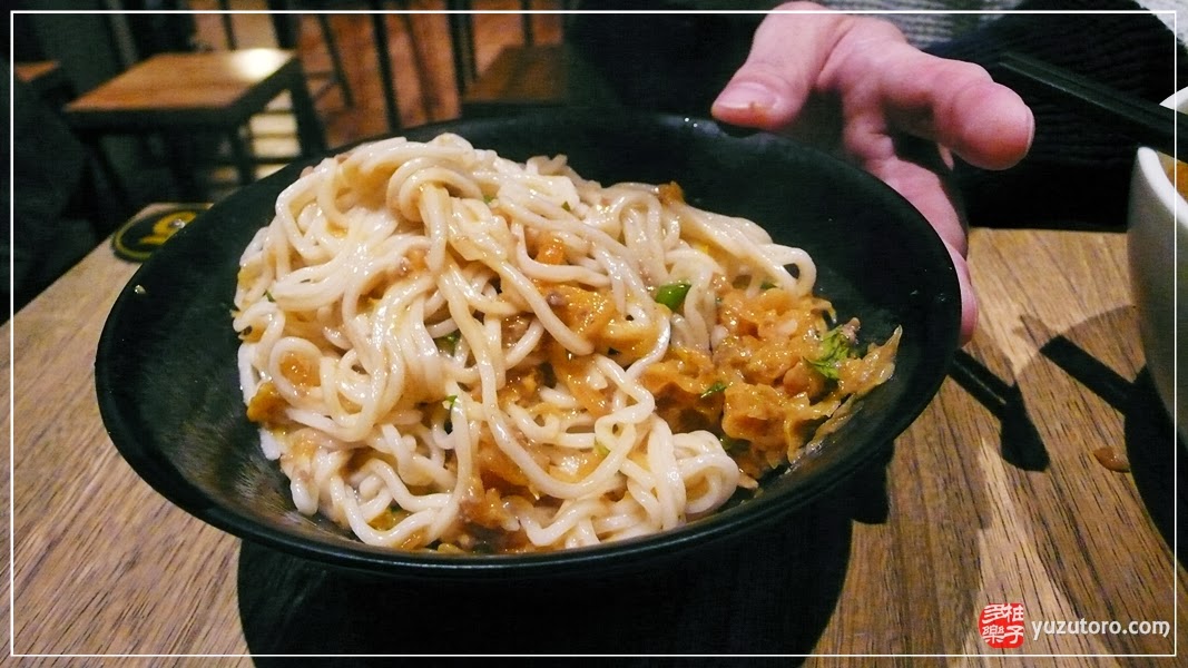 餃子樂(原東湖王家水餃):不只餃子吃了樂,酸白菜也正點