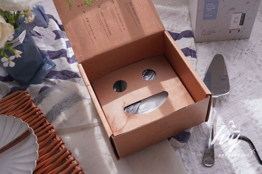 空中的魚乳酪蛋糕 |日月潭伴手禮推薦，每口都能嚐到阿薩姆紅茶完美香氣，搭配精品咖啡幸福到升天！ - 艾薇覓食趣