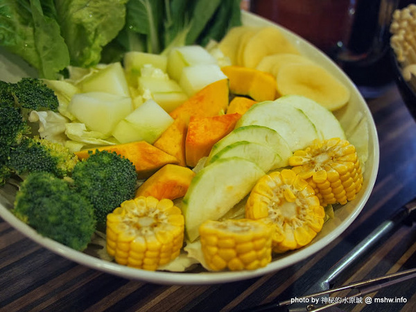 勾勾鍋 鴛鴦火鍋：【食記】台南go go hot pot 勾勾鍋鴛鴦火鍋@中西區 : 食材新鮮份量實在,CP值還頗高呢!