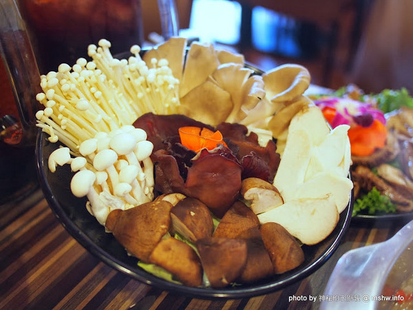 勾勾鍋 鴛鴦火鍋：【食記】台南go go hot pot 勾勾鍋鴛鴦火鍋@中西區 : 食材新鮮份量實在,CP值還頗高呢!