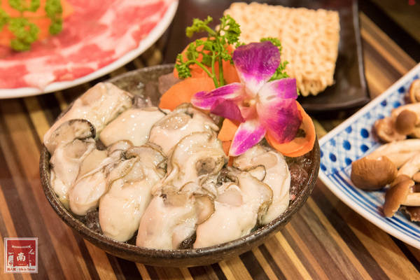 勾勾鍋 鴛鴦火鍋:【台南美食】食材新鮮又澎湃|湯頭美味|白飯、冰淇淋和鍋底免費吃~勾勾鍋鴛鴦火鍋