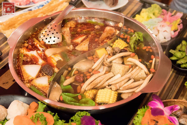 勾勾鍋 鴛鴦火鍋:【台南美食】食材新鮮又澎湃|湯頭美味|白飯、冰淇淋和鍋底免費吃~勾勾鍋鴛鴦火鍋