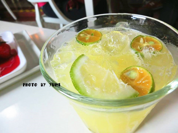 咖啡鑽：【台中食記】二訪!讓人難以忘懷的扎實感鬆餅@咖啡鑽