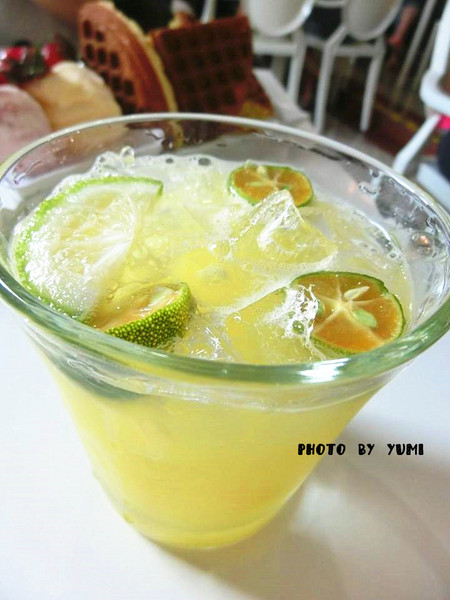 咖啡鑽：【台中食記】二訪!讓人難以忘懷的扎實感鬆餅@咖啡鑽