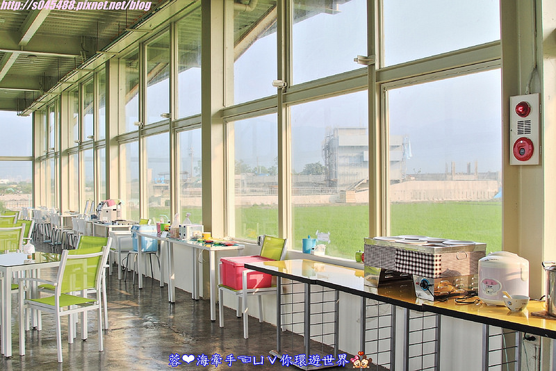 【宿▍宜蘭】天空島上的小木屋ღ宜蘭出現像國外的彩色屋~拍不停，相機拍到沒電手機拿出來也要拍