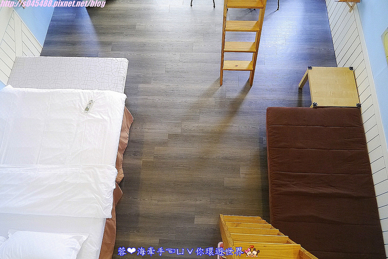 【宿▍宜蘭】天空島上的小木屋ღ宜蘭出現像國外的彩色屋~拍不停，相機拍到沒電手機拿出來也要拍