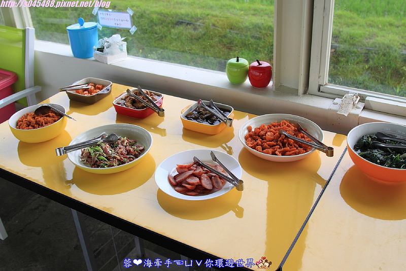 【宿▍宜蘭】天空島上的小木屋ღ宜蘭出現像國外的彩色屋~拍不停，相機拍到沒電手機拿出來也要拍