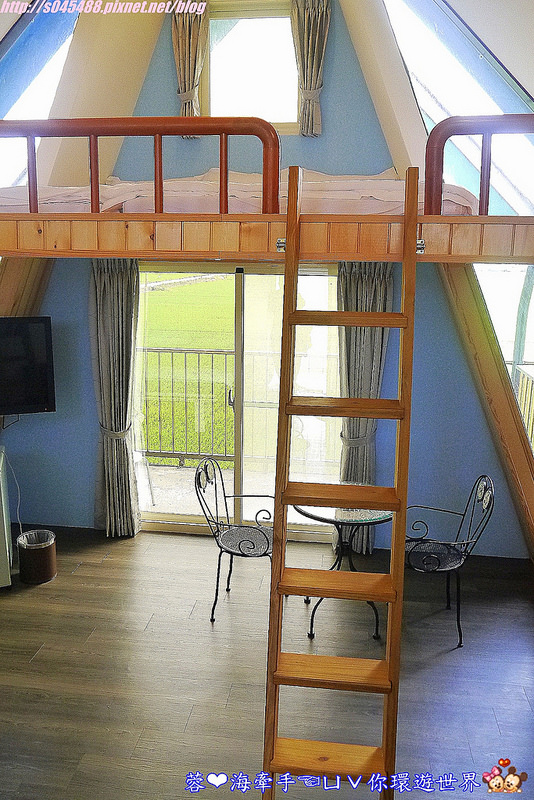 【宿▍宜蘭】天空島上的小木屋ღ宜蘭出現像國外的彩色屋~拍不停，相機拍到沒電手機拿出來也要拍