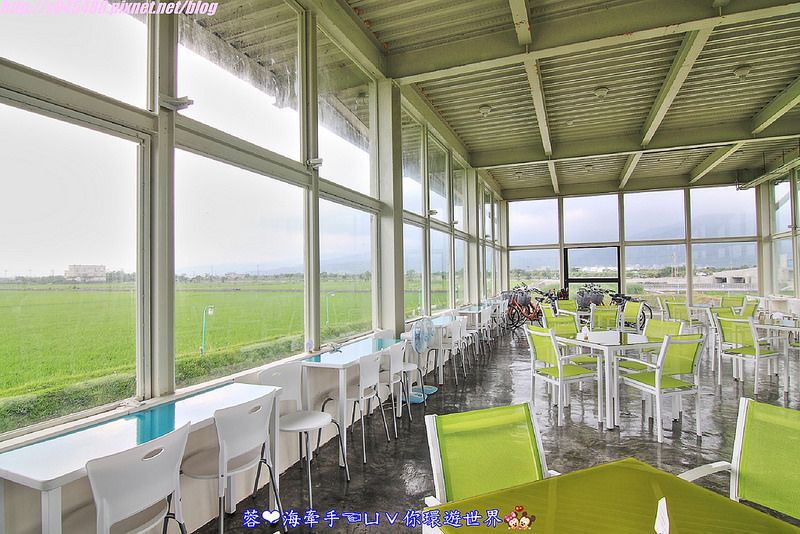 【宿▍宜蘭】天空島上的小木屋ღ宜蘭出現像國外的彩色屋~拍不停，相機拍到沒電手機拿出來也要拍