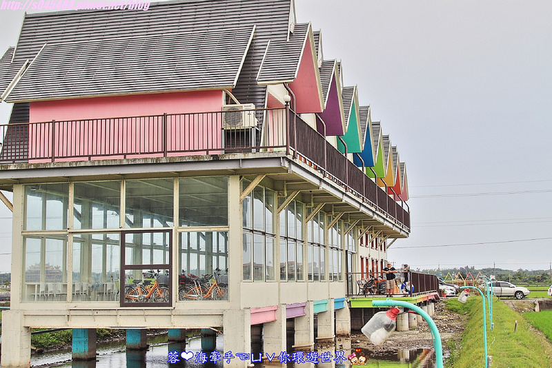 【宿▍宜蘭】天空島上的小木屋ღ宜蘭出現像國外的彩色屋~拍不停，相機拍到沒電手機拿出來也要拍