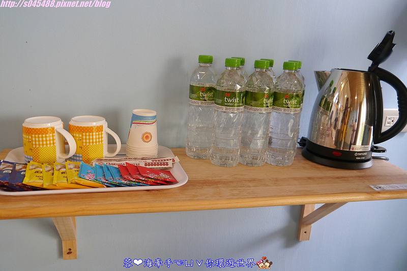 【宿▍宜蘭】天空島上的小木屋ღ宜蘭出現像國外的彩色屋~拍不停，相機拍到沒電手機拿出來也要拍