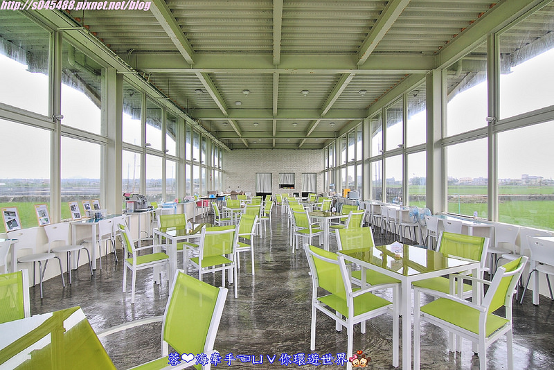 【宿▍宜蘭】天空島上的小木屋ღ宜蘭出現像國外的彩色屋~拍不停，相機拍到沒電手機拿出來也要拍