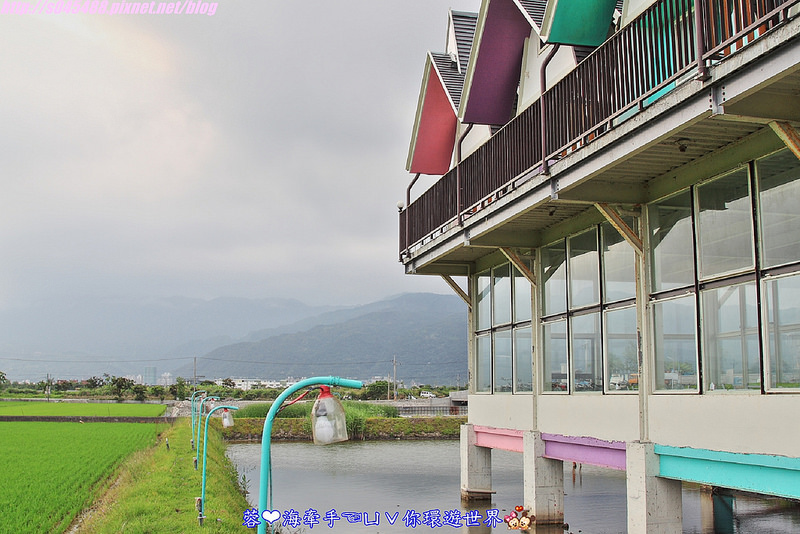 【宿▍宜蘭】天空島上的小木屋ღ宜蘭出現像國外的彩色屋~拍不停，相機拍到沒電手機拿出來也要拍