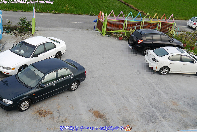 【宿▍宜蘭】天空島上的小木屋ღ宜蘭出現像國外的彩色屋~拍不停，相機拍到沒電手機拿出來也要拍