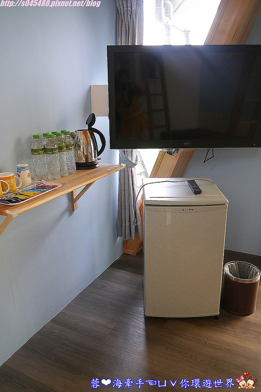 【宿▍宜蘭】天空島上的小木屋ღ宜蘭出現像國外的彩色屋~拍不停，相機拍到沒電手機拿出來也要拍