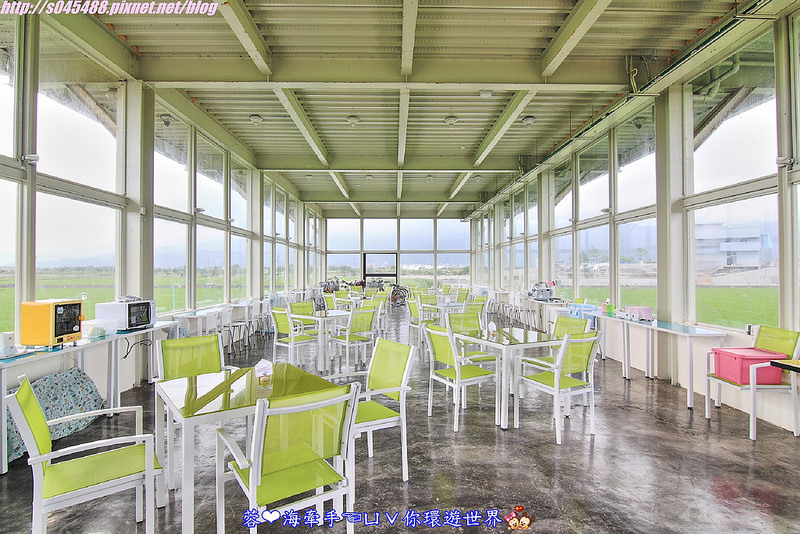 【宿▍宜蘭】天空島上的小木屋ღ宜蘭出現像國外的彩色屋~拍不停，相機拍到沒電手機拿出來也要拍