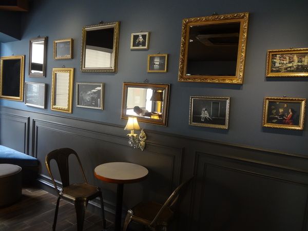 多那之咖啡(斗六旗艦店)：1021008[官本金文愛台灣]孔雀藍系多那之咖啡蛋糕烘焙斗六旗艦店好吃泡芙大的像酥皮濃湯貴族享受平價消費