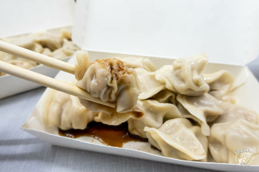 台中市西區向上水餃 | 台中向上市場必吃銅板美食,水餃1顆3元爆便宜,人人起手20顆~