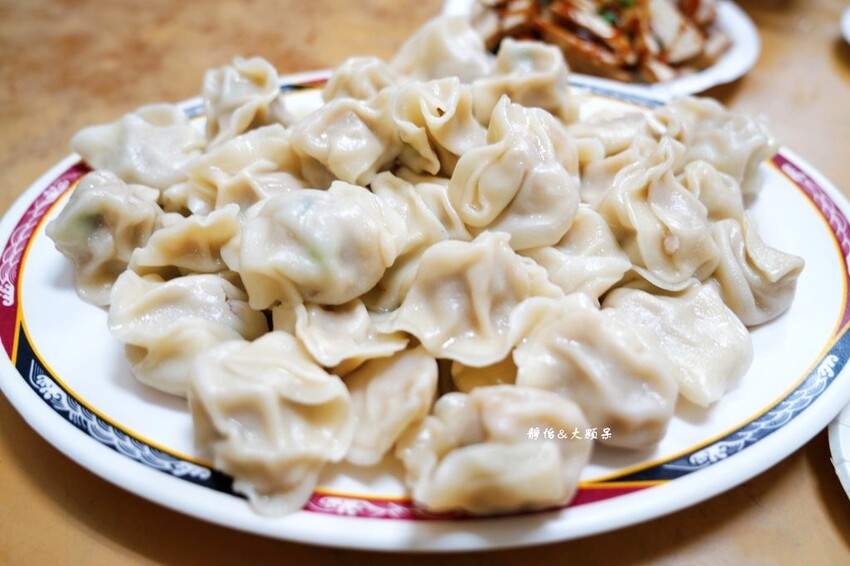 向上水餃 ❙ 一顆3元的手工水餃,新鮮現包現吃,台中向上市場 向上水餃 ❙ 一顆3元的手工水餃,新鮮現包現吃,台中向上市場