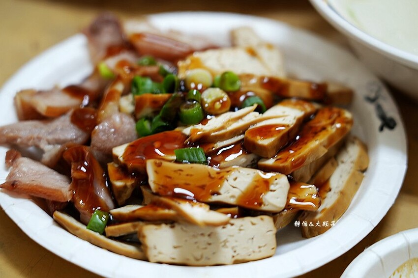 向上水餃 ❙ 一顆3元的手工水餃,新鮮現包現吃,台中向上市場 向上水餃 ❙ 一顆3元的手工水餃,新鮮現包現吃,台中向上市場