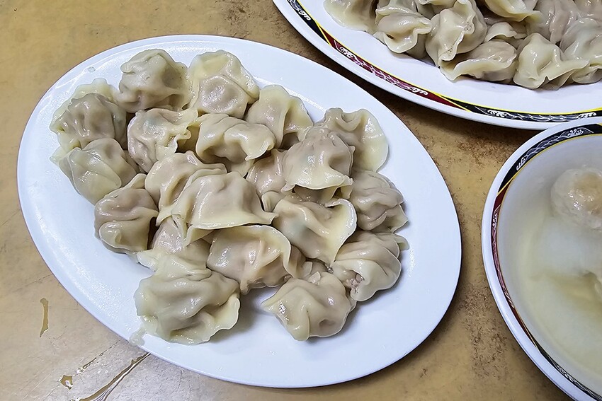 小資族月底的救星！！現包現煮手工水餃、就算漲價用餐時間人潮依舊是滿滿！！