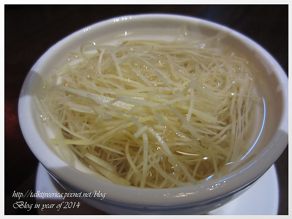 『呷』「北市信義區」☆李雪辣嬌 川味廚房☆ 回味無窮的炸肥腸