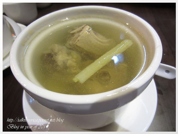 『呷』「北市信義區」☆李雪辣嬌 川味廚房☆ 回味無窮的炸肥腸