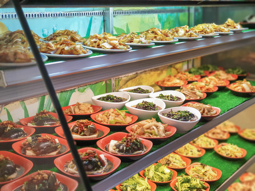 source: imgur.com 高雄左營|西安麵食館-位在停車場的麵店,一碗麵一條麵