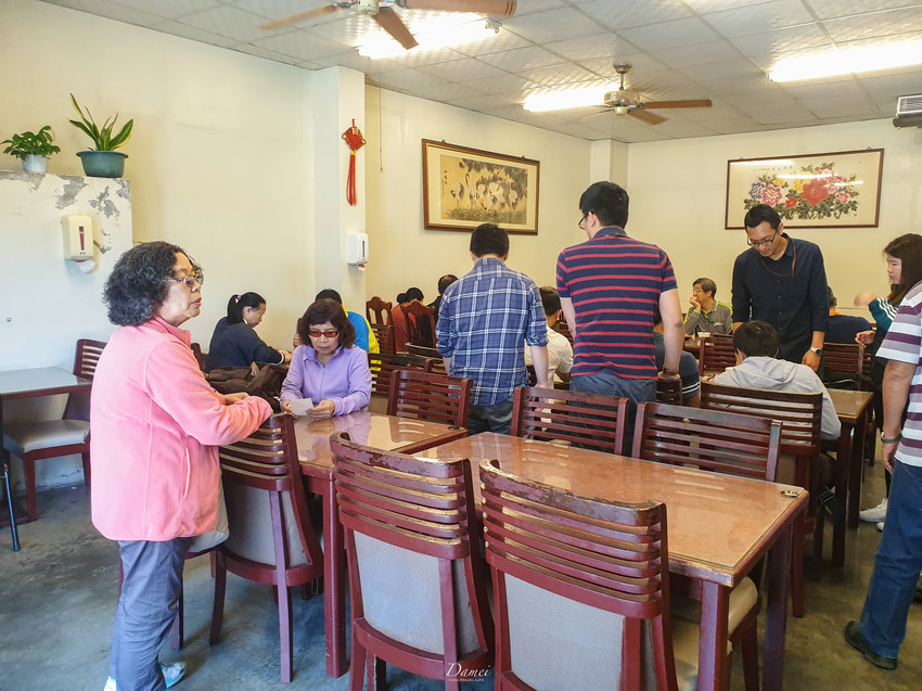 source: imgur.com 高雄左營|西安麵食館-位在停車場的麵店,一碗麵一條麵