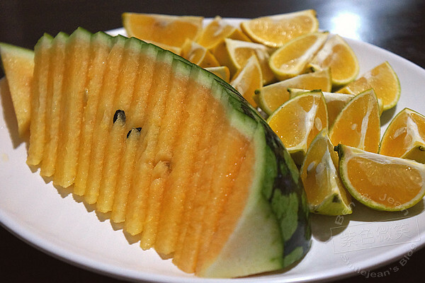 宜蘭縣宜蘭市宜蘭酒廠餐廳》發酵槽包廂區好特別，經濟實惠、美味的合菜2500元起，有停車場