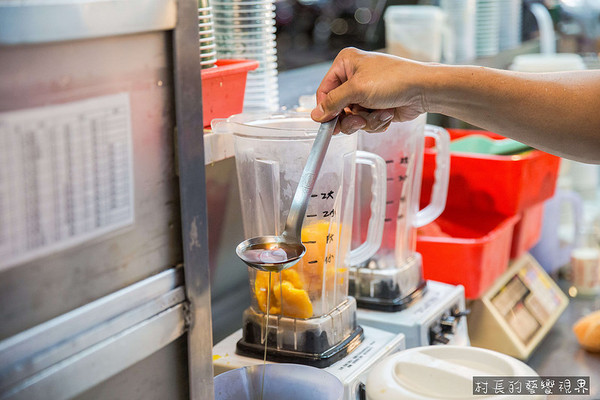 四季逗黑砂糖木瓜牛奶:【食記】{高雄。苓雅區}自強夜市裡的果汁調色盤四季逗好喝新鮮又健康 四季逗黑砂糖木瓜牛奶:【食記】{高雄。苓雅區}自強夜市裡的果汁調色盤四季逗好喝新鮮又健康