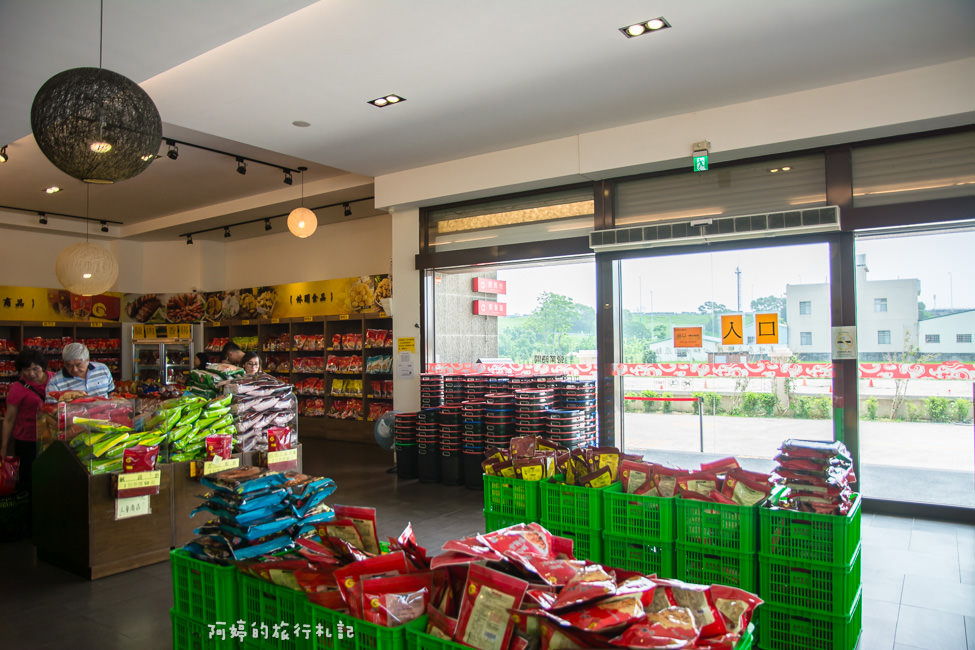 ｜苗栗伴手禮｜垂坤食品，苑裡超人氣伴手禮，超好採買的休息站（交流道旗艦店） - 阿婷的旅行札記。