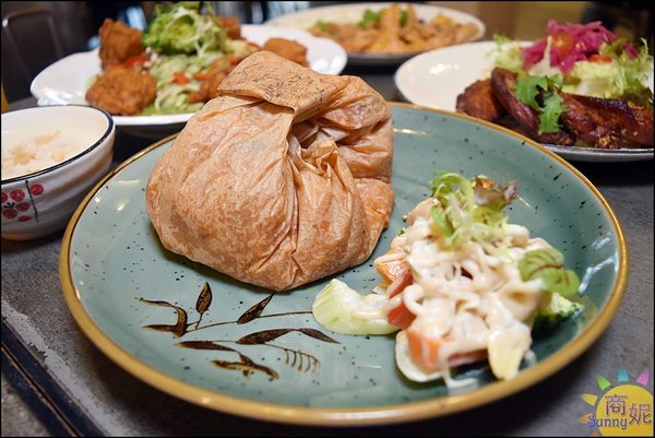 昨日花卷 跨界好食：台中超值商業午餐。大份量異國美味打卡加送飲料套餐均一價240